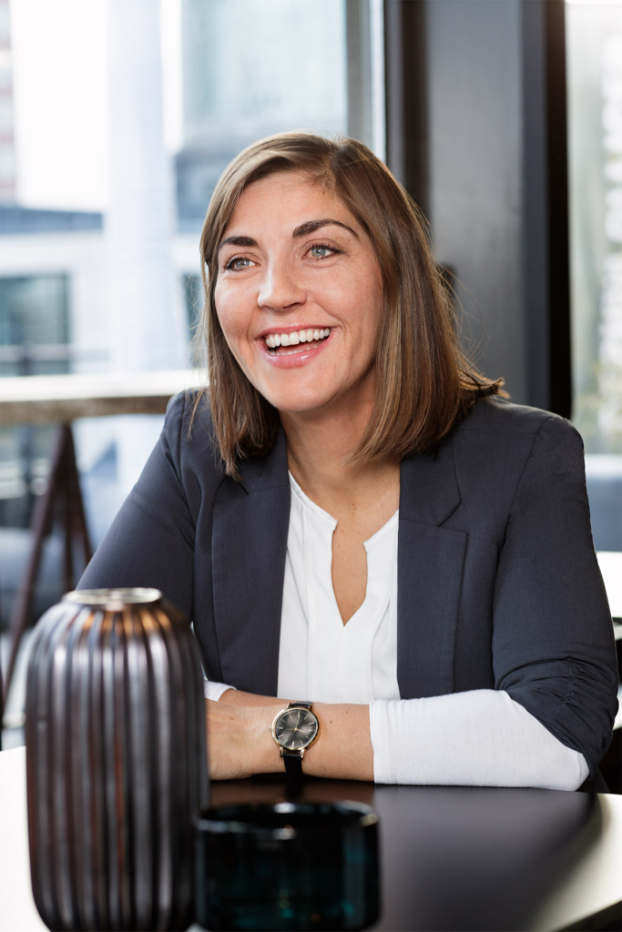 CEO Portrait Mitarbeitermagazin Business Portrait Frau Frankfurt