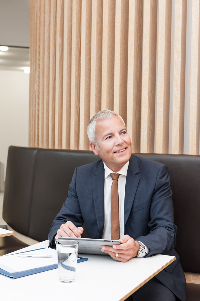 Business Portrait: Manager Portrait on location | CEO Portrait | Frankfurt